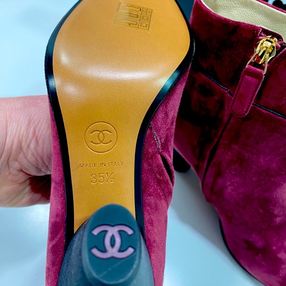 Chanel short boots
Brand New. - Picture 8 of 16